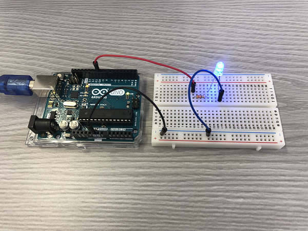 ArduinoでＬチカ